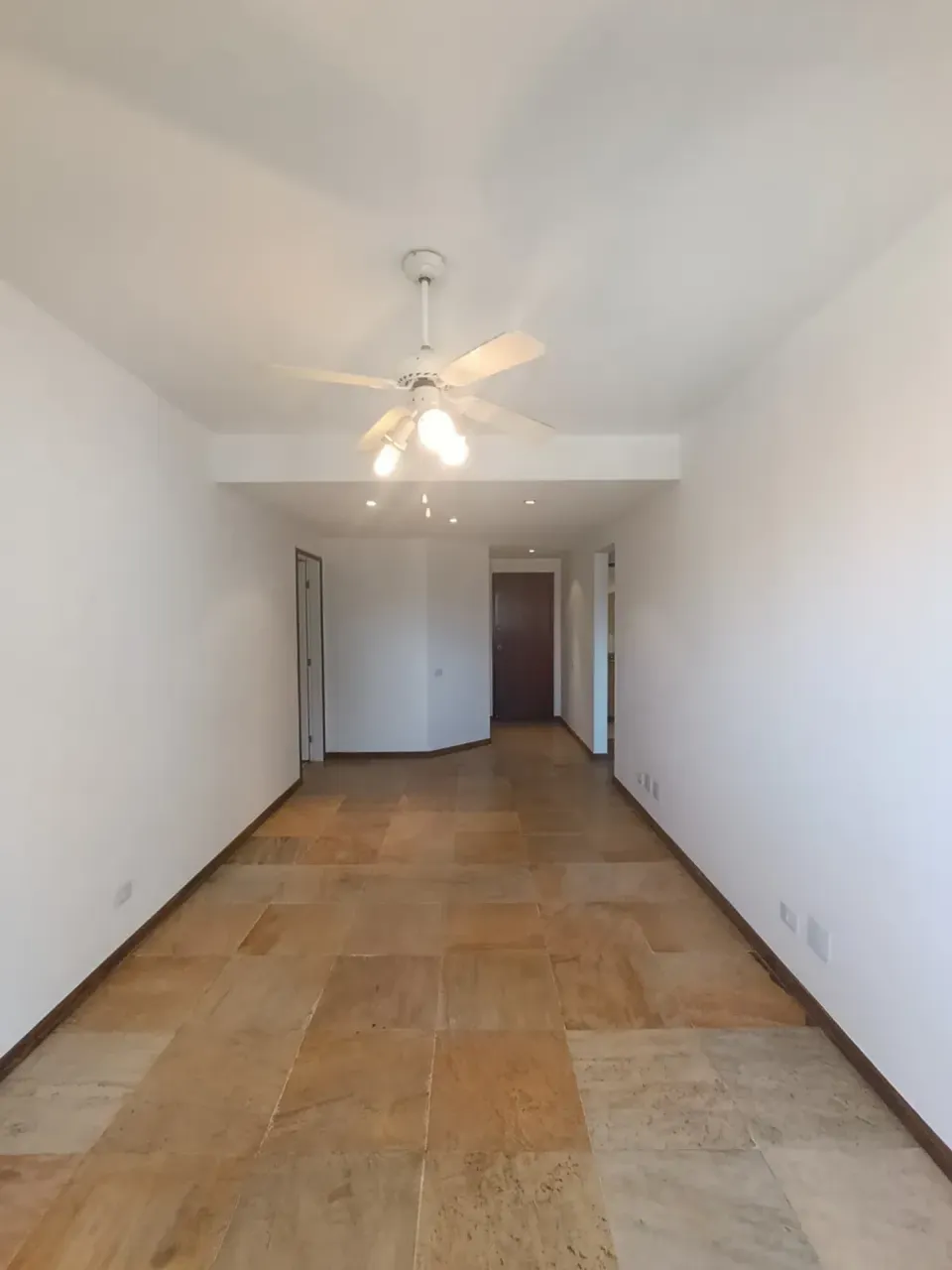 Unfurnished 2-bedroom apartment with a balcony — photo 9