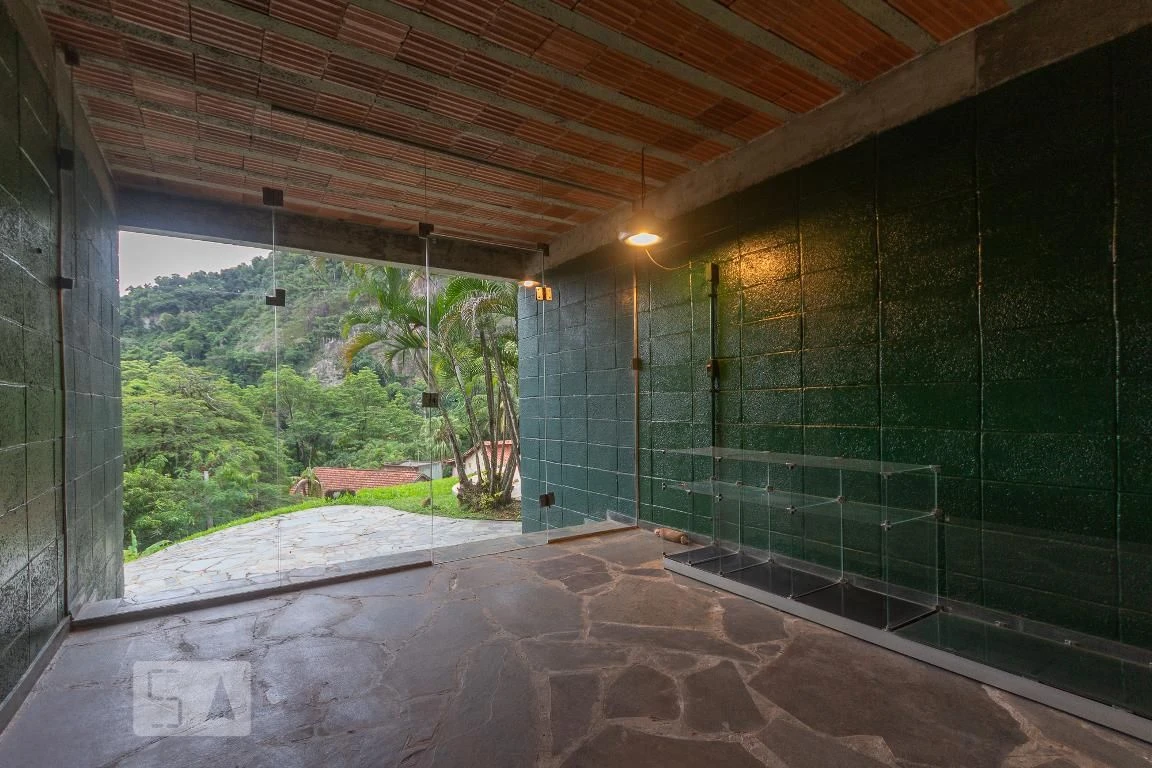 Condo house with 4 bedrooms and 400 m² — photo 51