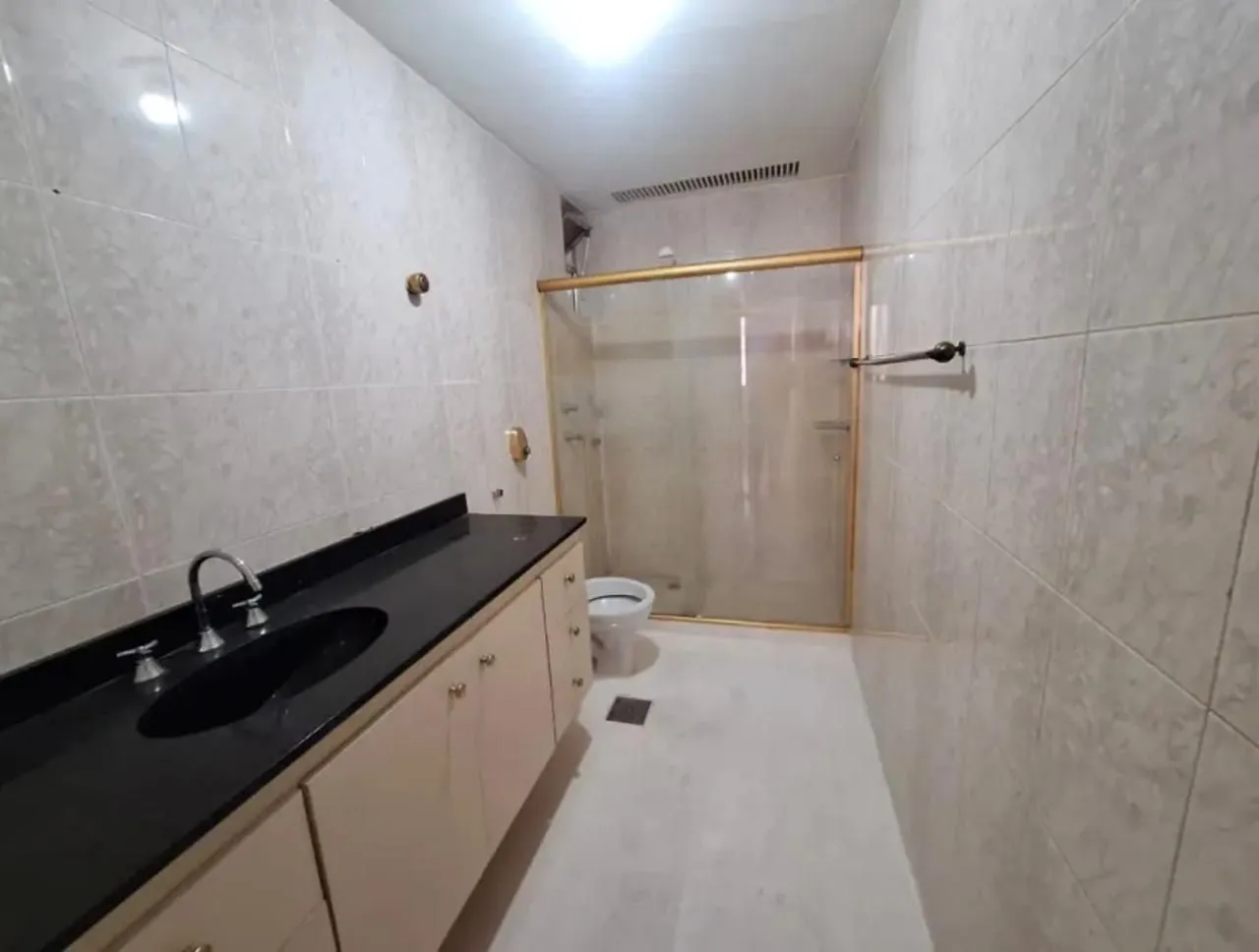Unfurnished 2-bedroom apartment with 3 bathrooms — photo 2