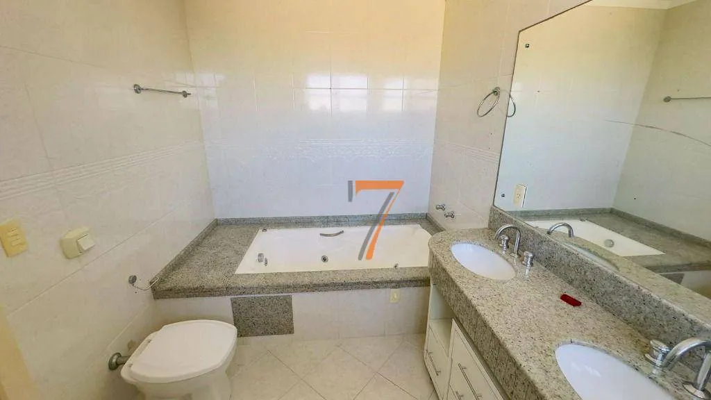 Casa con 4 dormitorios y balcón privado — photo 17