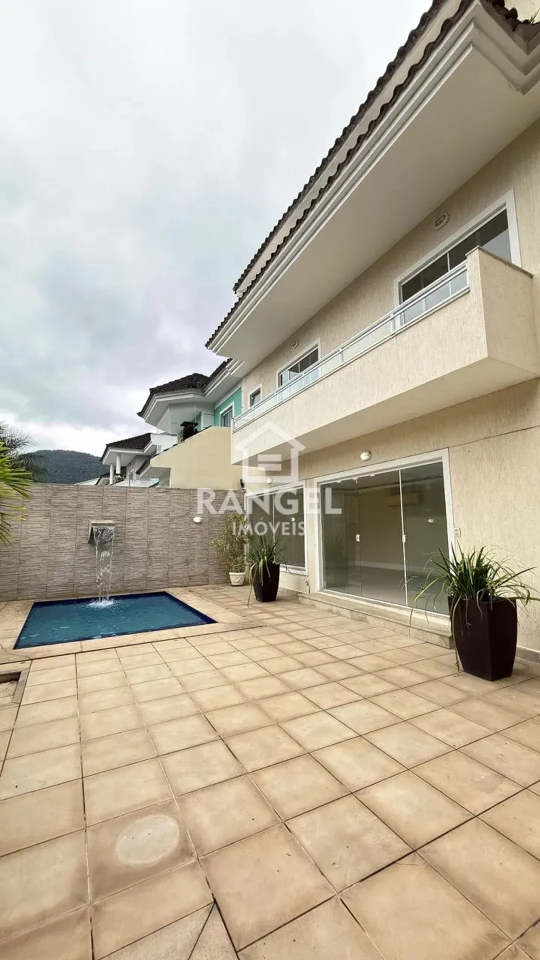 House, 412 m², with a private pool — photo 9