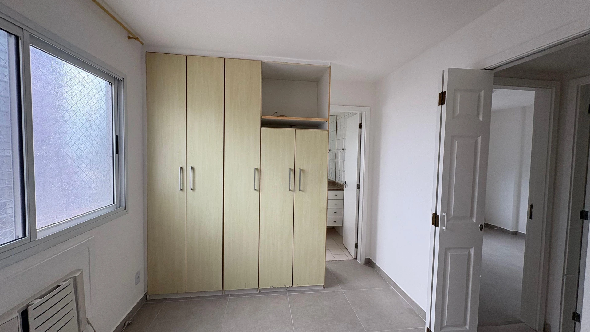 Floor-to-ceiling windows in a 3-bedroom apartment, 105 m² — photo 14
