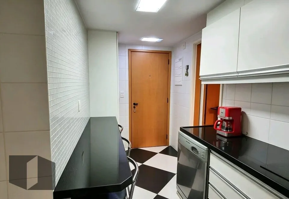 Furnished apartment with 3 bedrooms and 3 bathrooms — photo 10