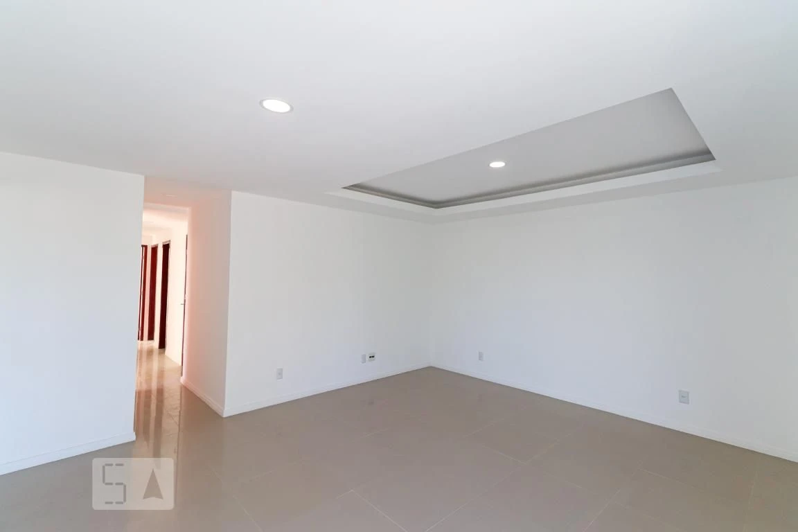 3-bedroom apartment with a mountain view in Rio de Janeiro — photo 20