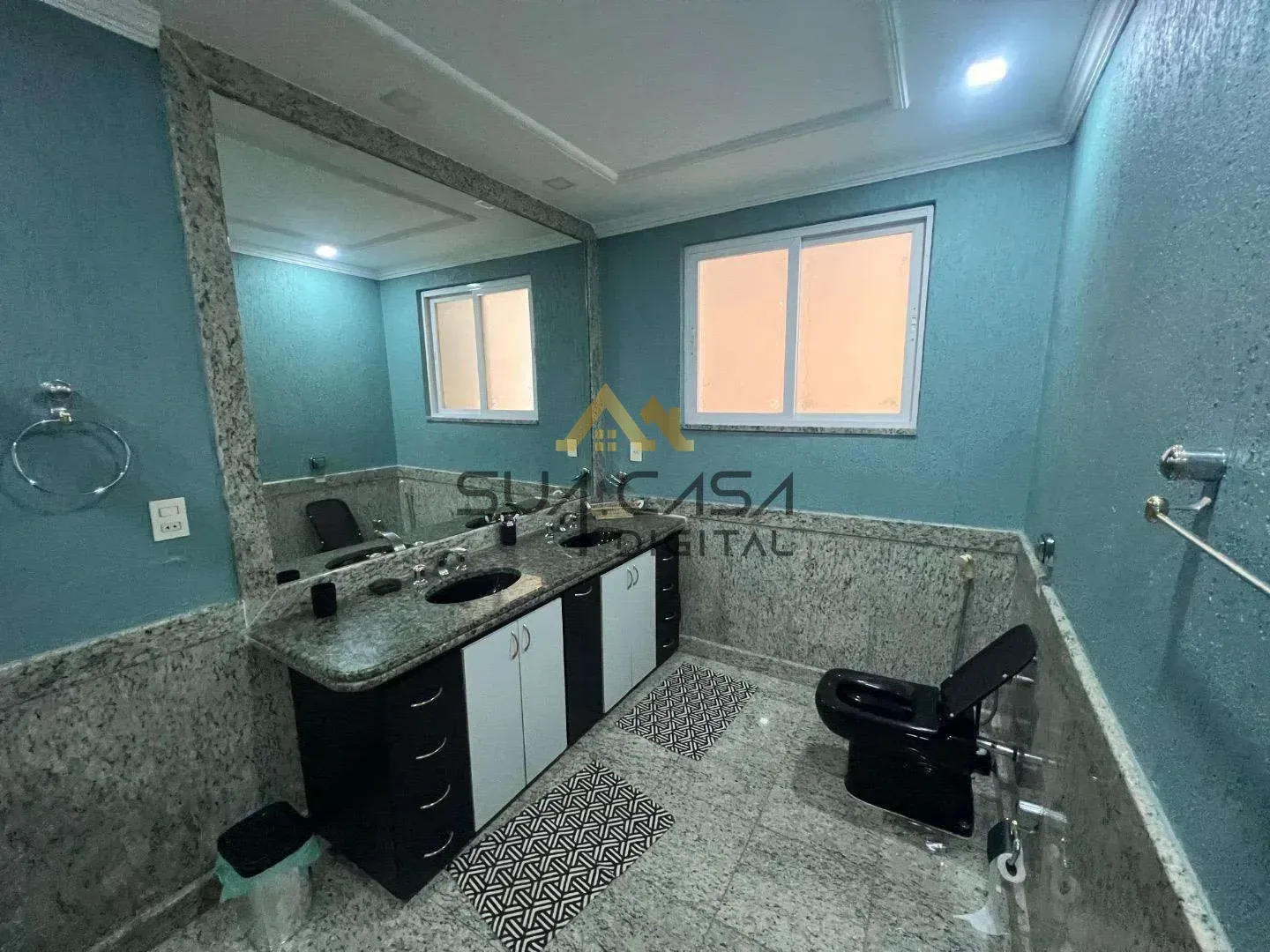 House with 5 bedrooms, 5 bathrooms and built-in wardrobes — photo 45