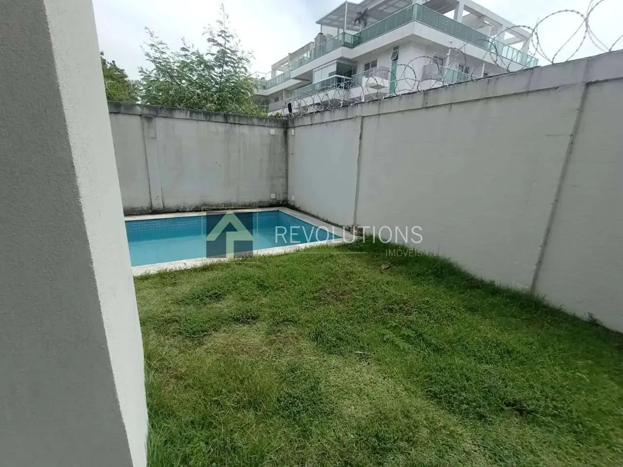 Casa sin amueblar con 4 dormitorios y balcón — photo 20