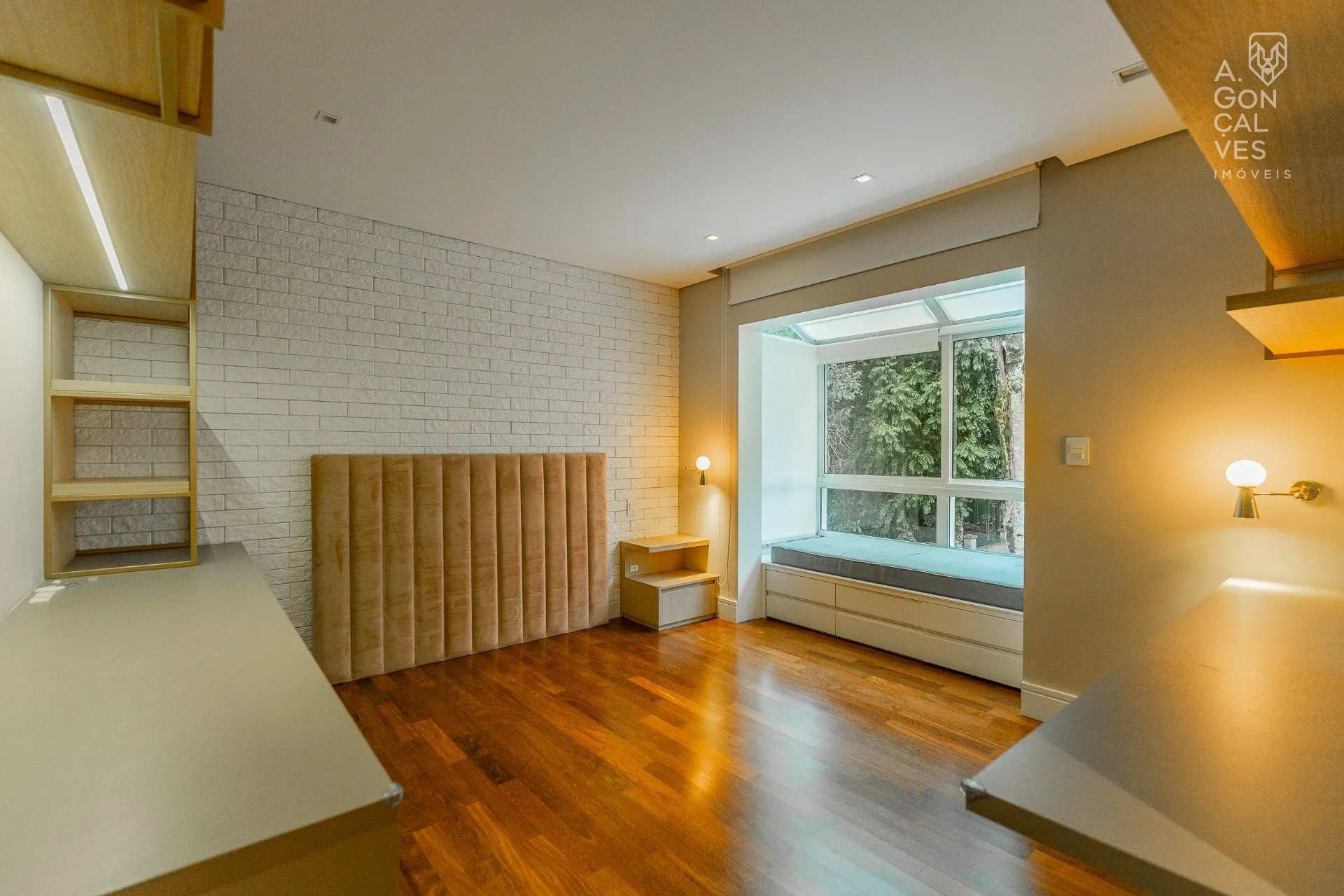 House with 4 bedrooms and 5 bathrooms, 5 parking spots — photo 36