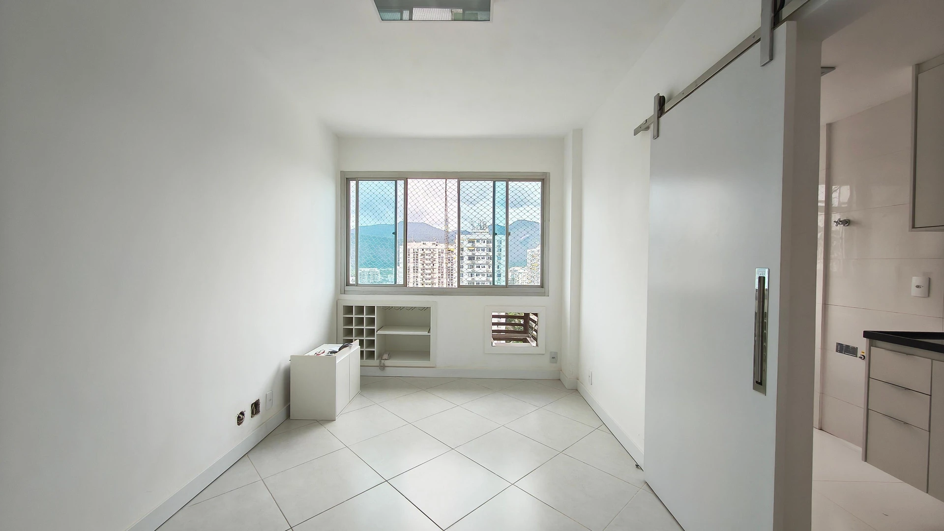 Mountain view in a 2-bedroom apartment, 55 m² — photo 6