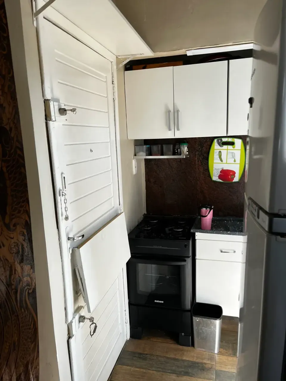 Furnished studio with 1 bedroom and 1 parking spot — photo 3
