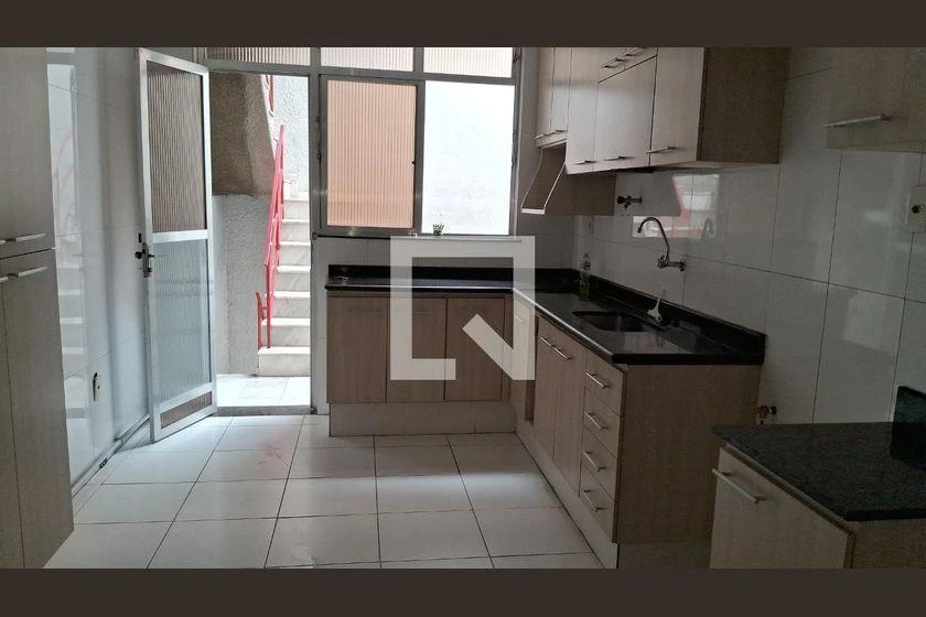 6-bedroom house with 342 m² and 4 parking spaces