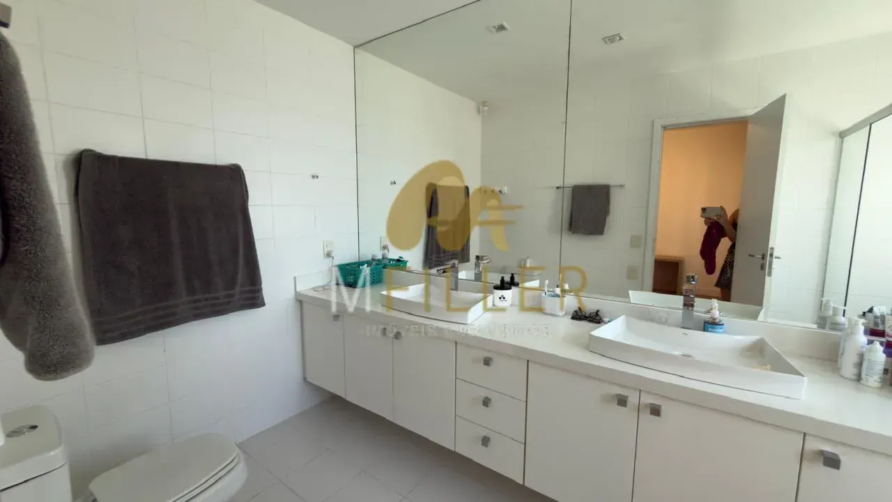 Furnished apartment with 4 bedrooms and 5 bathrooms — photo 11