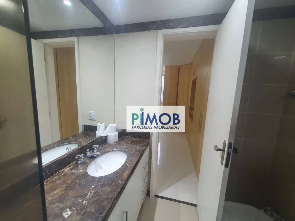 4-bedroom 260 m² apartment with 2 en-suite bathrooms — photo 8