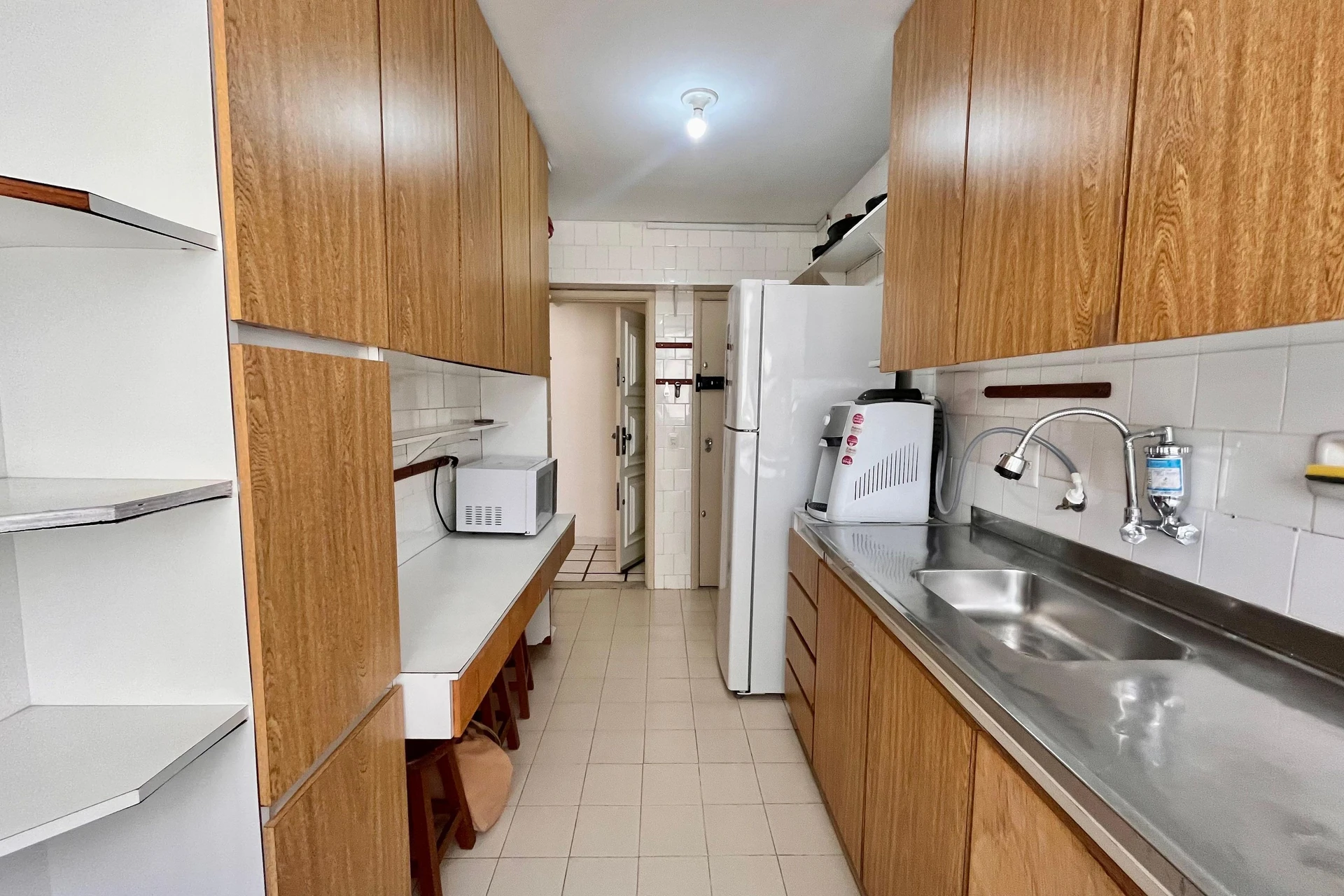 Apartamento mobiliado com 3 quartos e 2 banheiros — photo 4