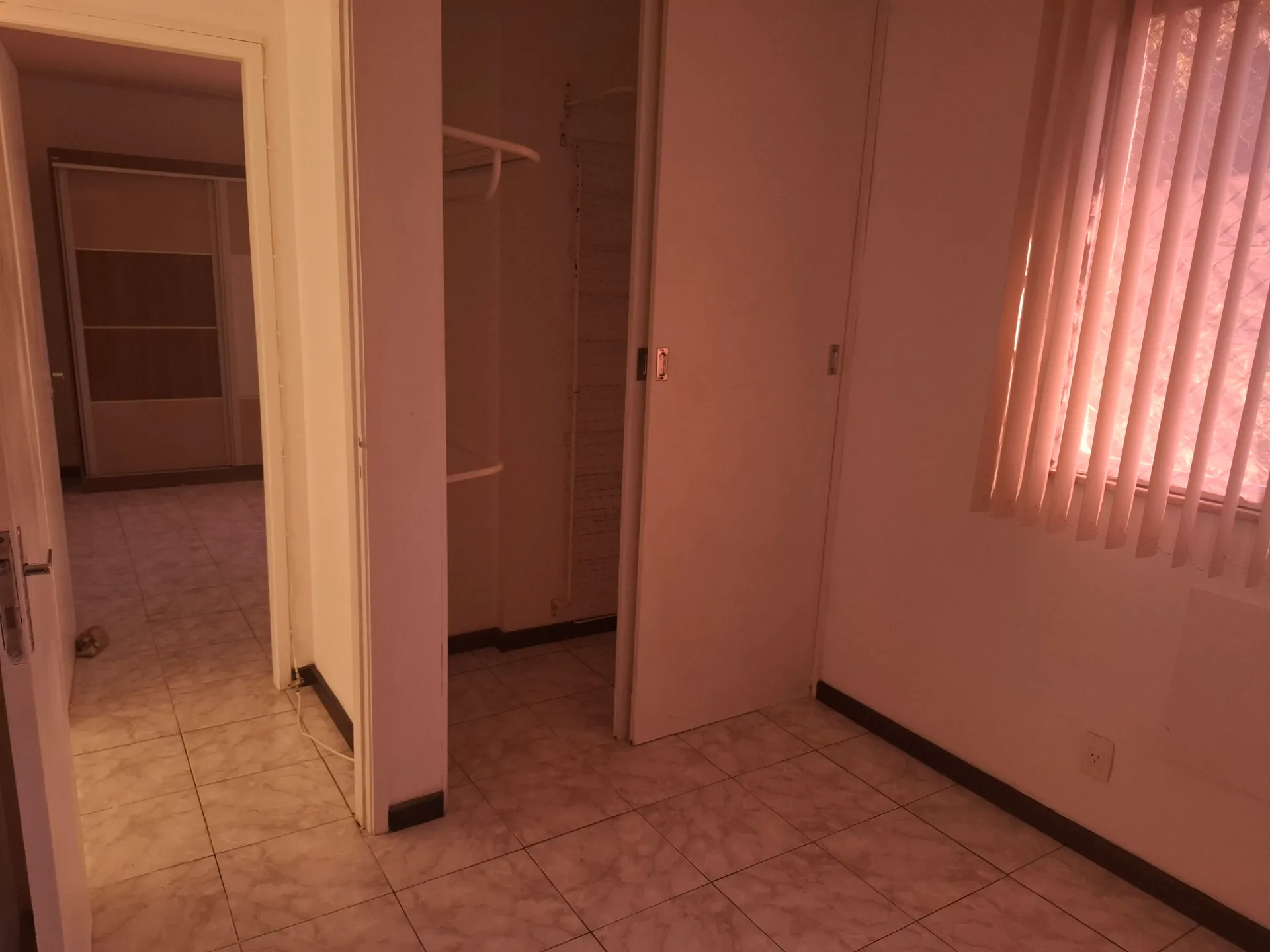 58 m² apartment with 3 bedrooms and 1 parking spot — photo 47