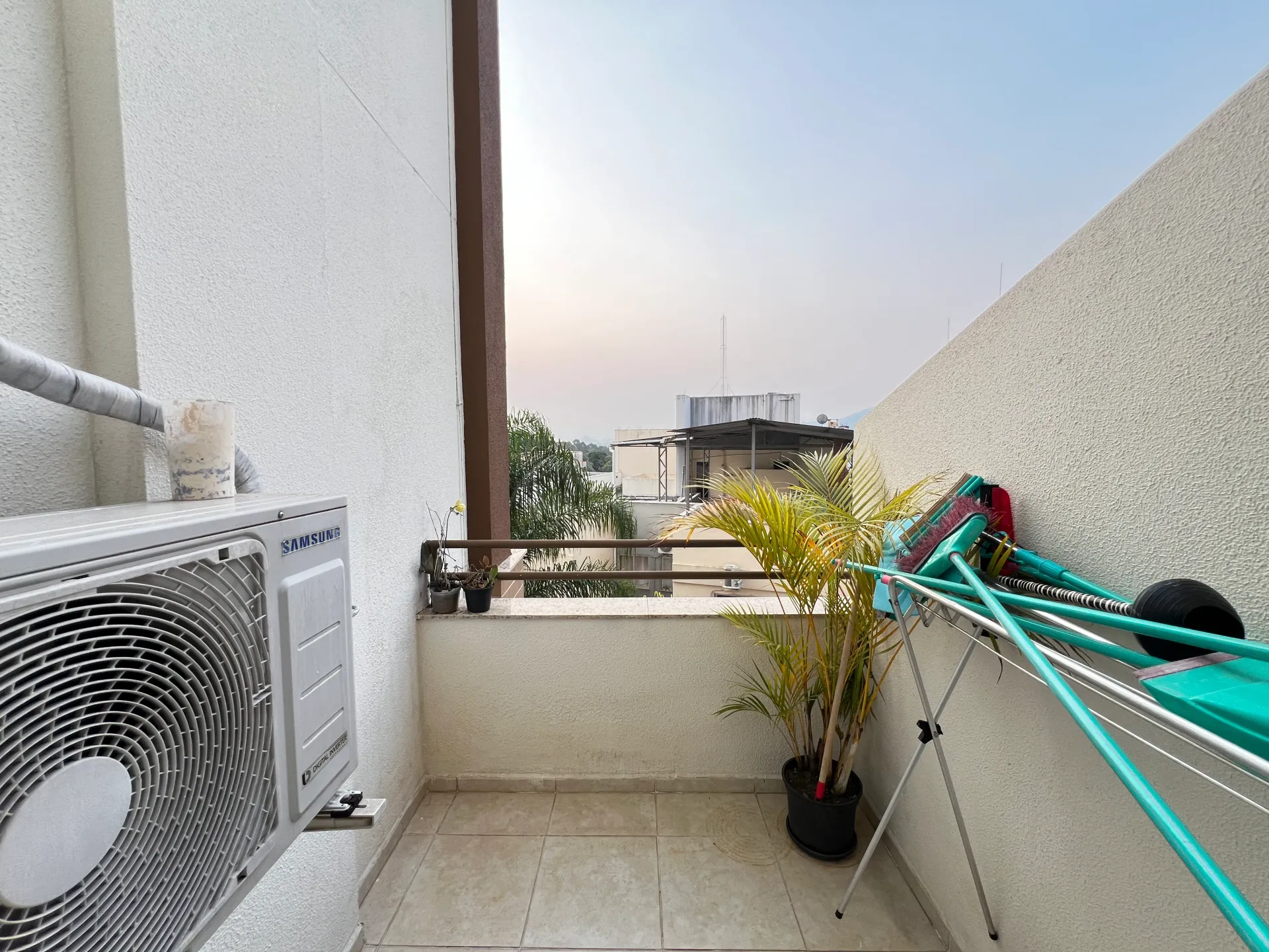 2-bedroom apartment with a grill on the balcony — photo 9