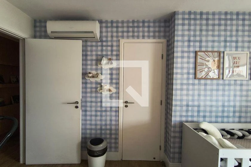 160 m² rental apartment with 4 en-suite rooms and balcony — photo 4
