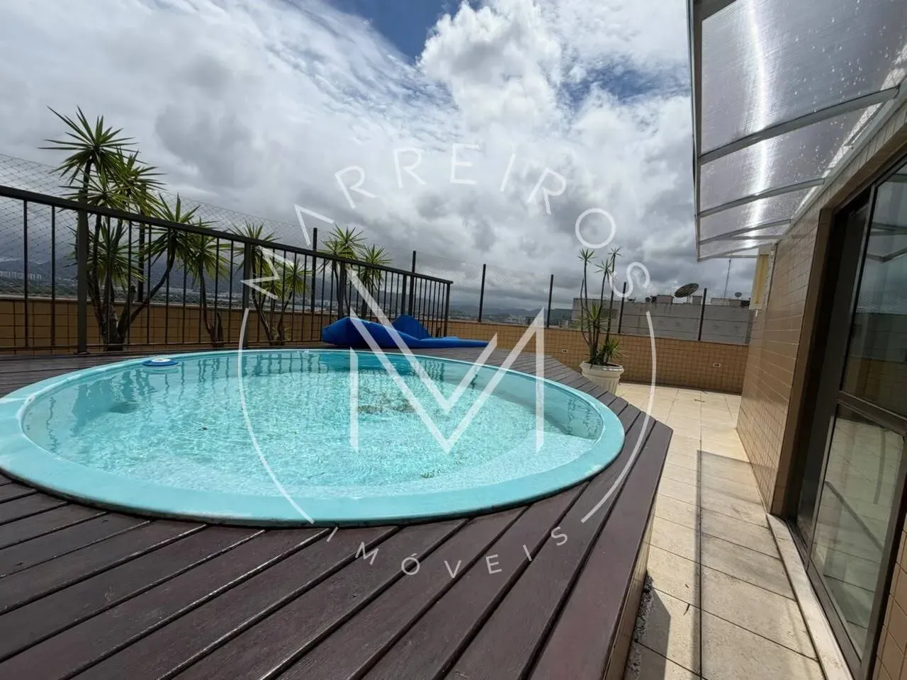 4-bedroom apartment in a building with a sauna — photo 10