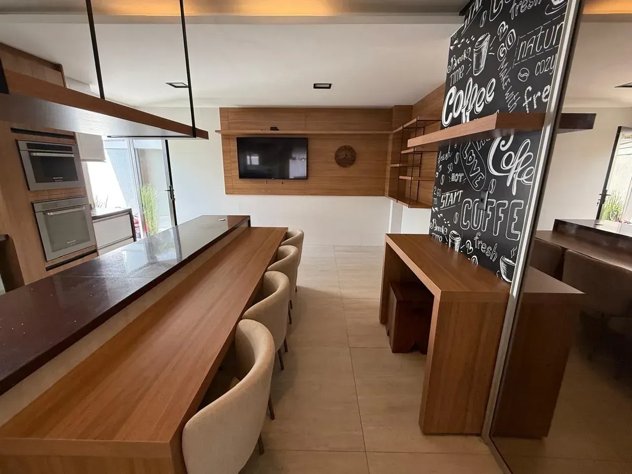 Apartamento mobiliado com 4 quartos e 5 banheiros — photo 5