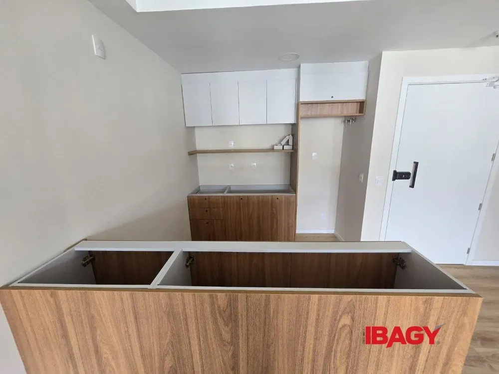 Apartamento de 1 dormitório com suíte e lavabo — photo 2