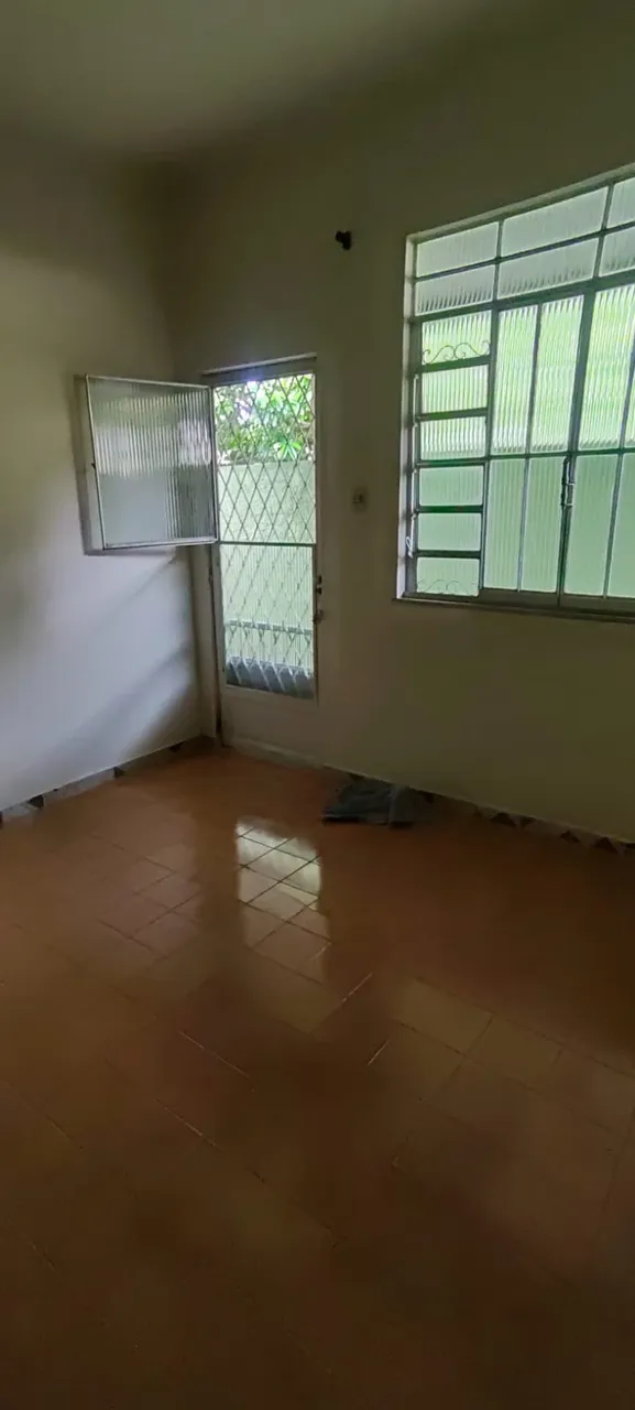 1-bedroom house with balcony and a glass shower enclosure — photo 11