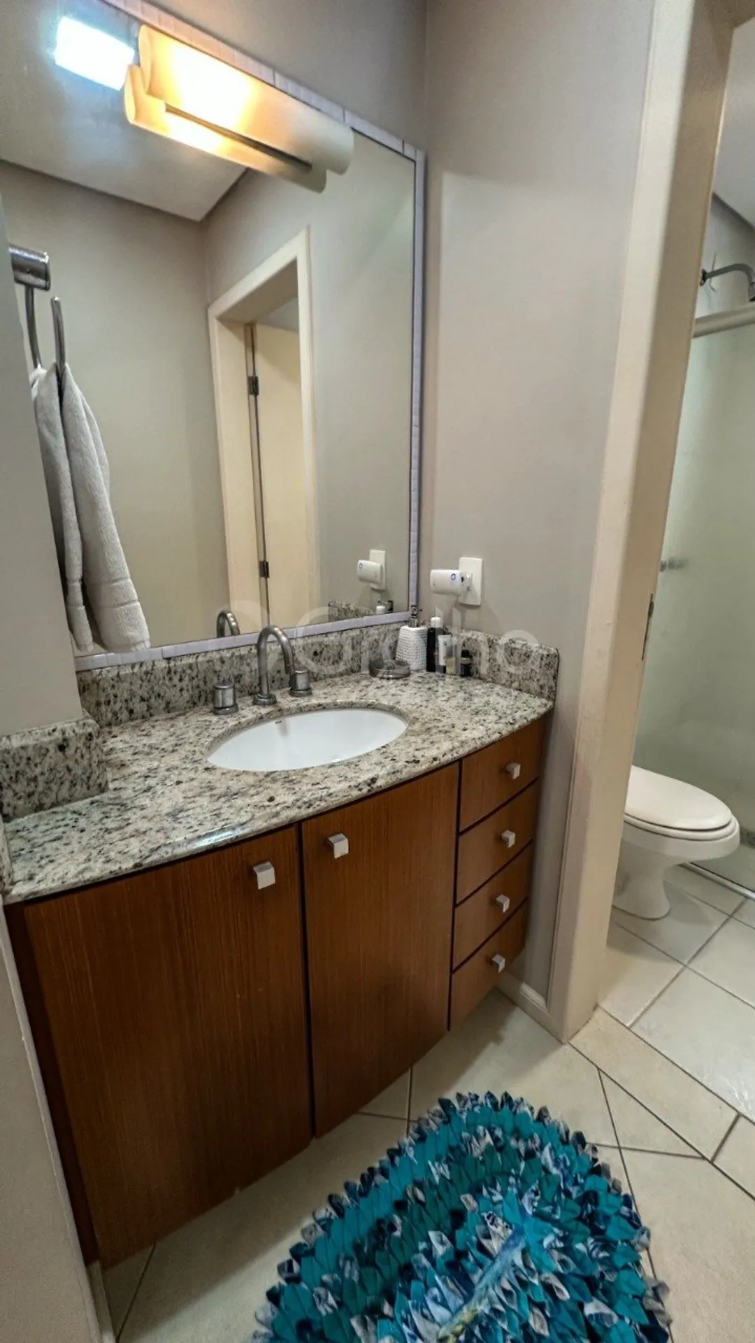 Furnished 3-bedroom apartment with an open-plan kitchen