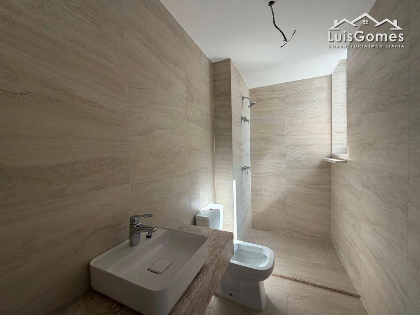 Apartment with 4 suites and a balcony view — photo 21