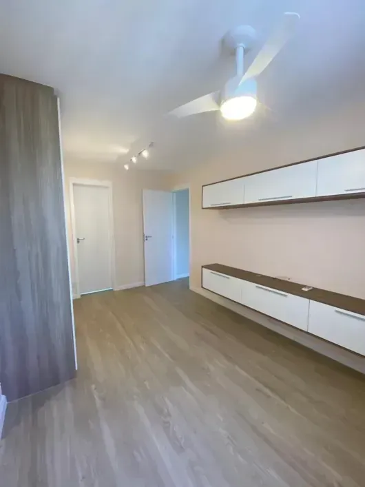 Apartamento de 2 quartos com cozinha a gás e varanda — photo 15