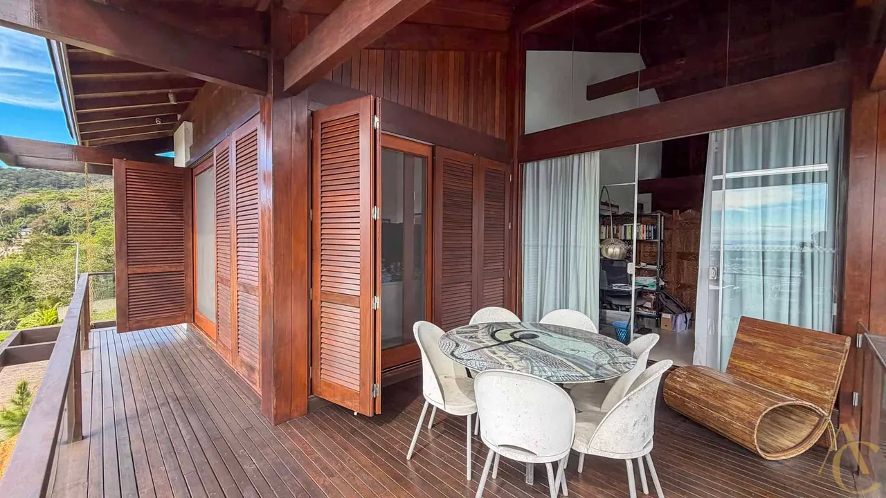 House, 689 m², with floor-to-ceiling windows — photo 7