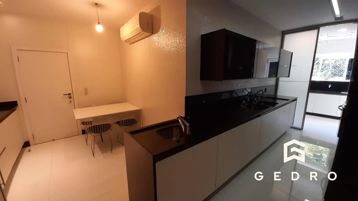 Furnished apartment, 320 m², with a water view — photo 2