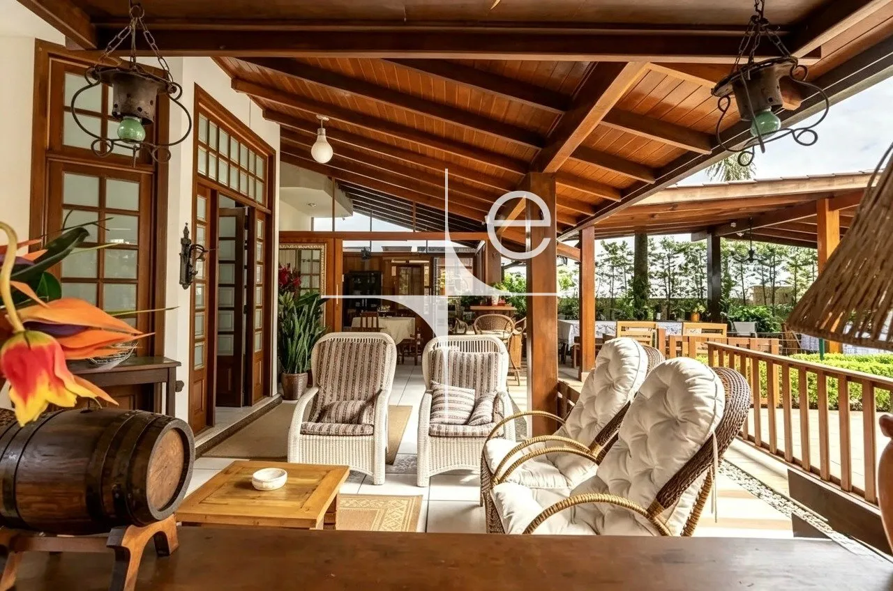 Furnished house with 5 en-suite bedrooms and shared pool — photo 18