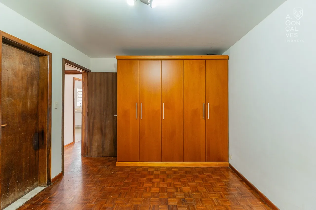 House with 3 bedrooms and 2 parking spaces — photo 3