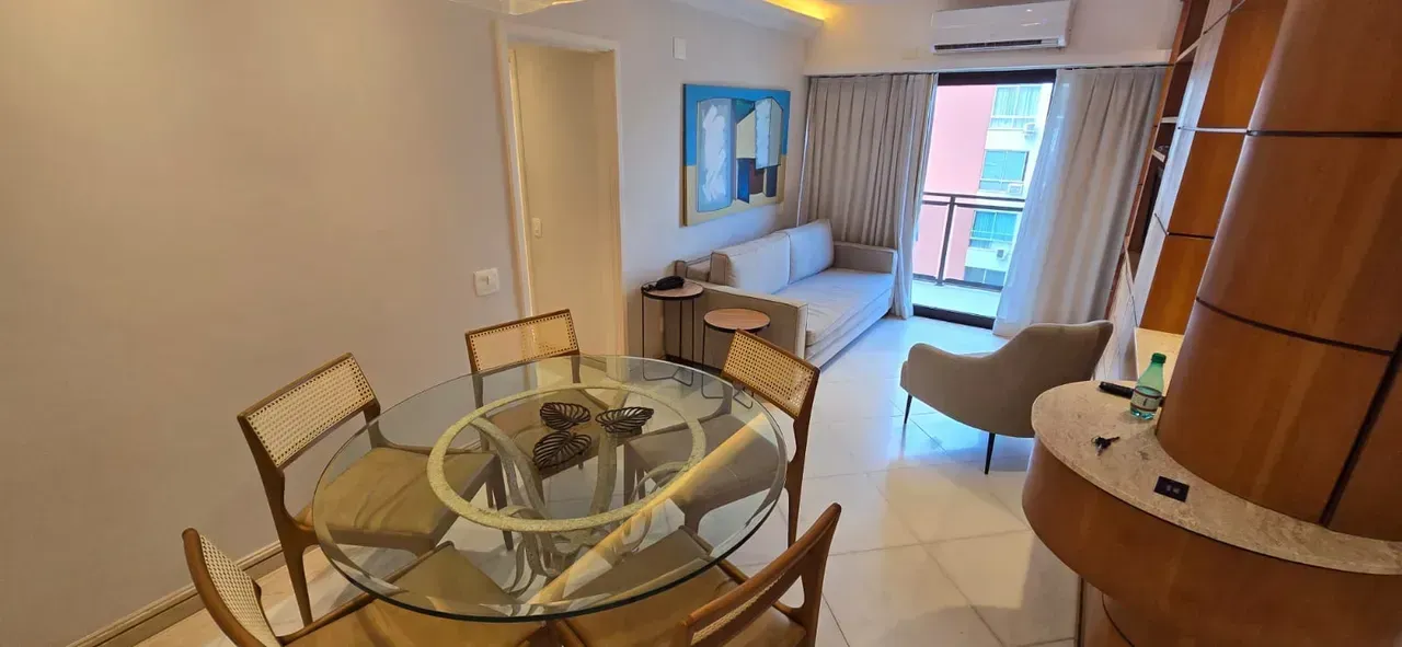 Furnished 2-bedroom apartment with open-plan kitchen — photo 2