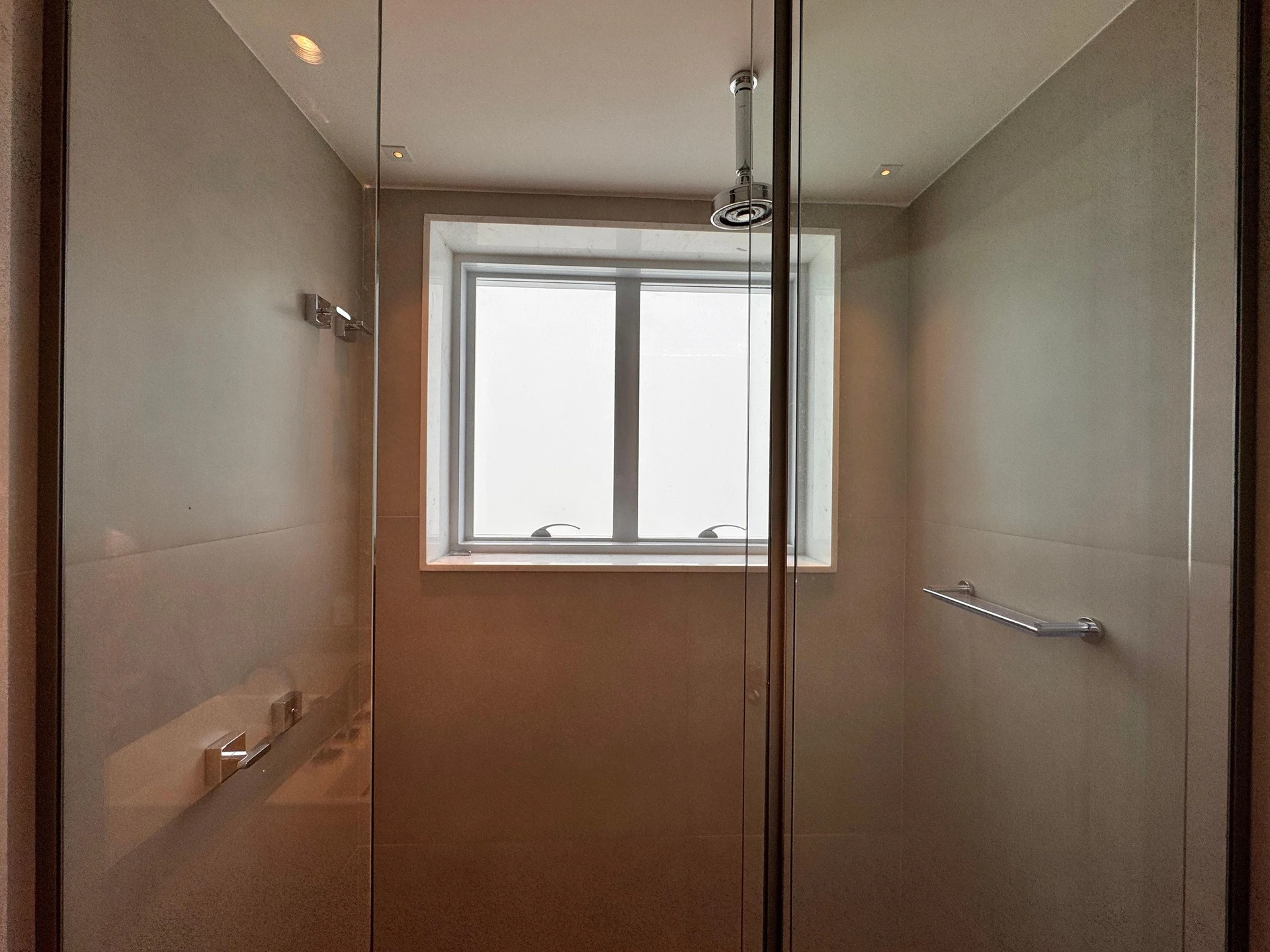 Apartamento mobiliado com 3 suítes e 4 vagas — photo 82