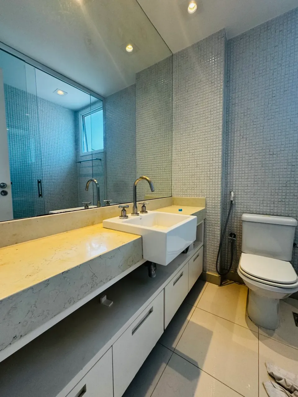 Unfurnished apartment with 4 bedrooms and 5 bathrooms — photo 2