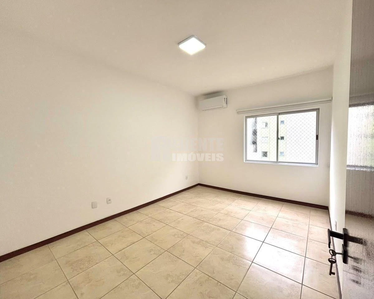 3-bedroom apartment with a washing machine in Florianópolis — photo 12