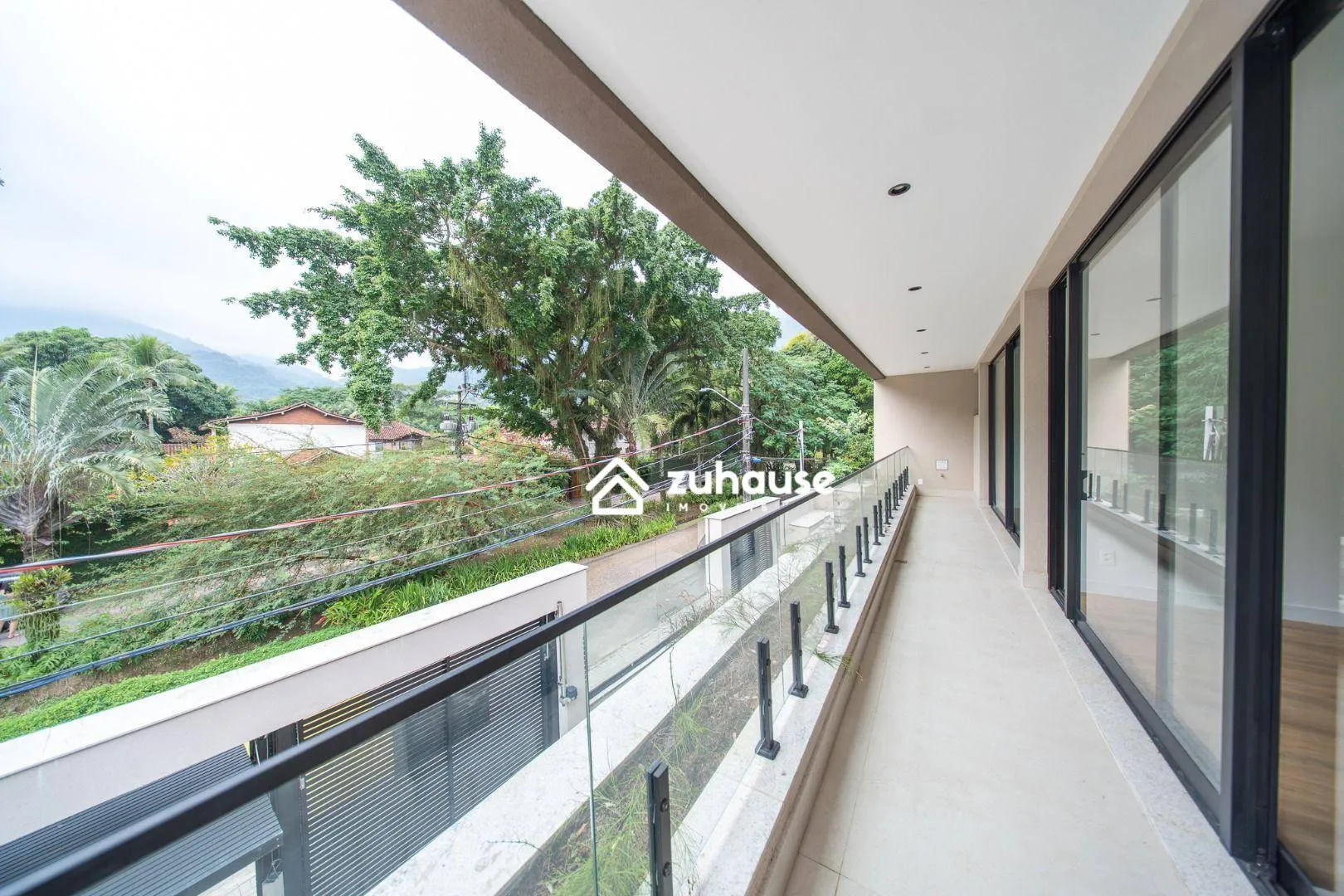 Casa tríplex com 5 quartos e 5 banheiros — photo 32