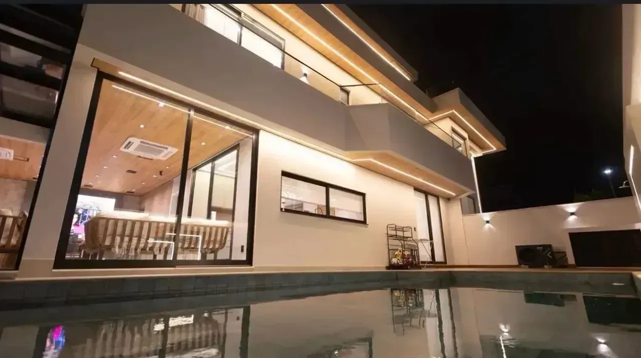 House with 6 bedrooms and 290 m² and private garden — photo 5
