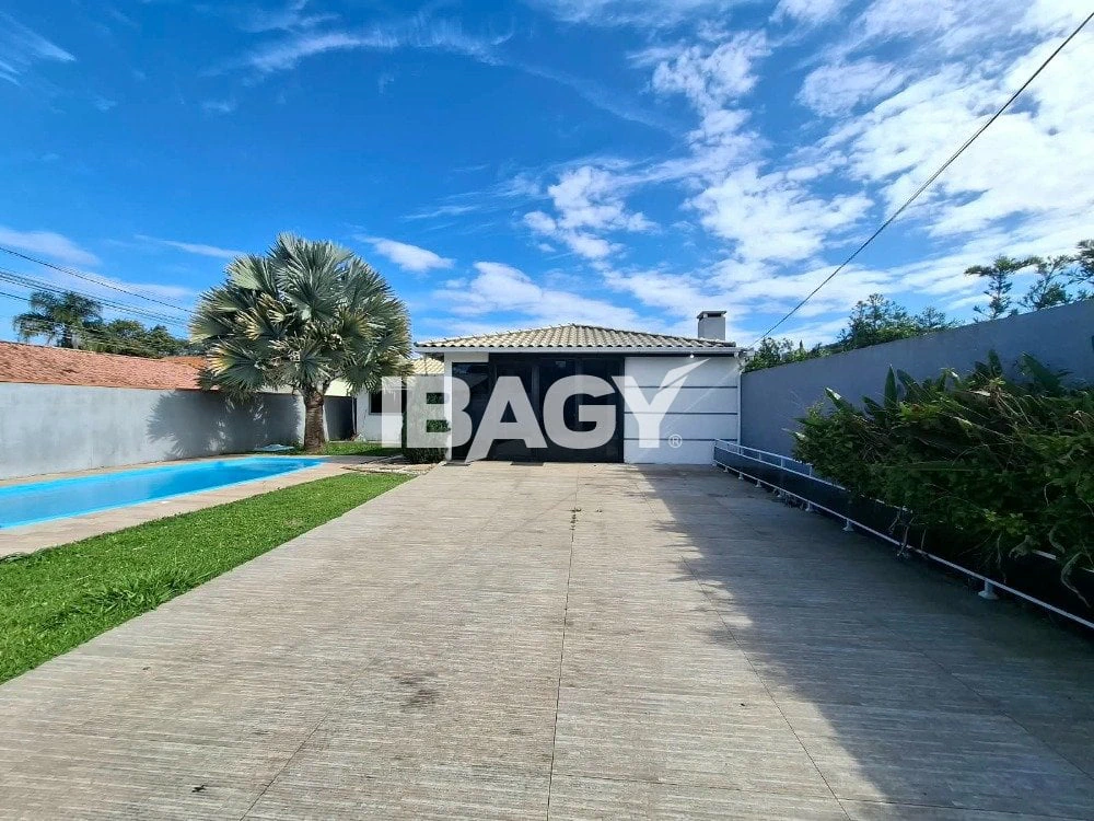 3-bedroom house with a private pool — photo 28