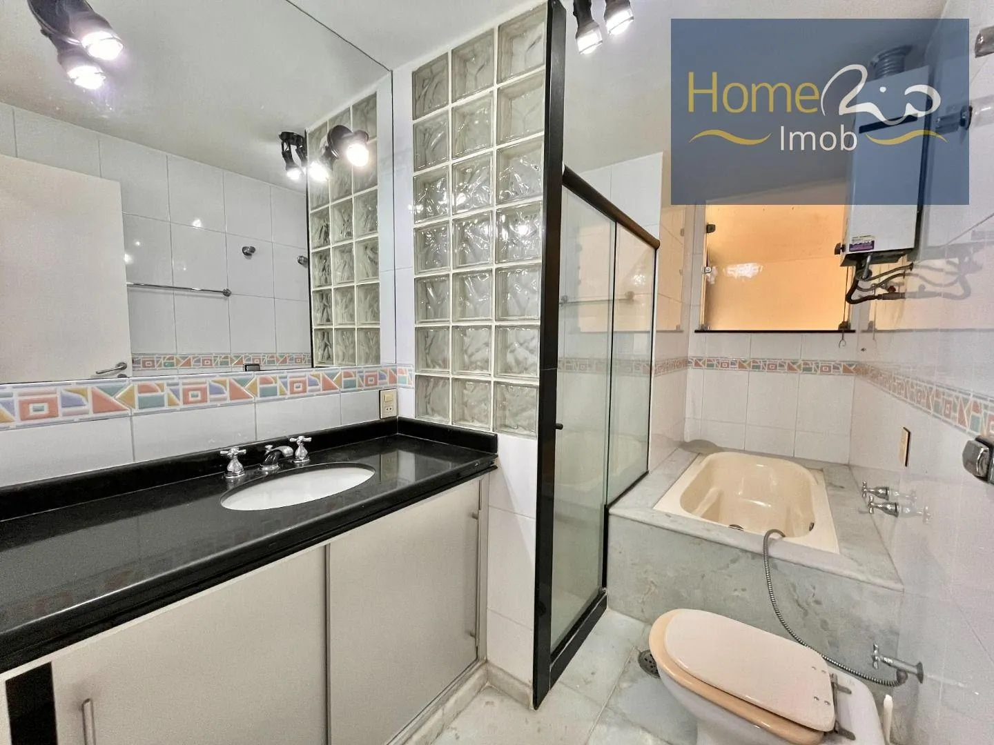 3-bedroom apartment with 2 bathrooms and included parking — photo 25