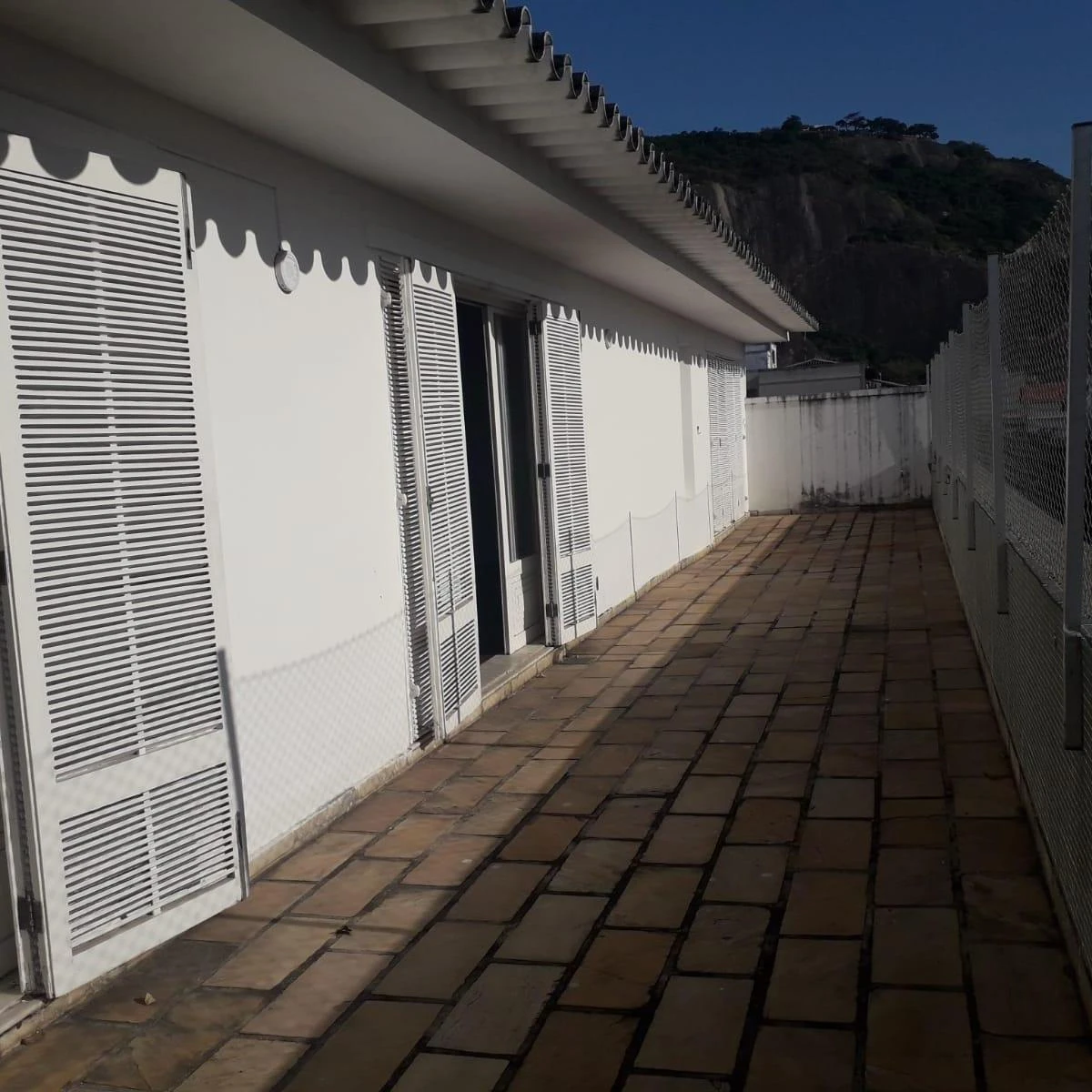 Linear penthouse with 4 bedrooms and 2 parking spots — photo 14