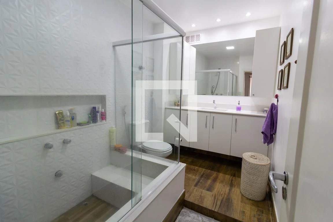 125 m² apartment with a jacuzzi and a bathtub — photo 13