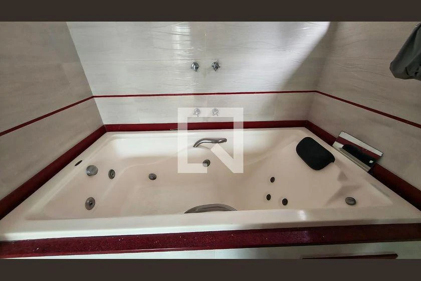 Casa de 4 quartos com banheira, Recreio dos Bandeirantes — photo 37