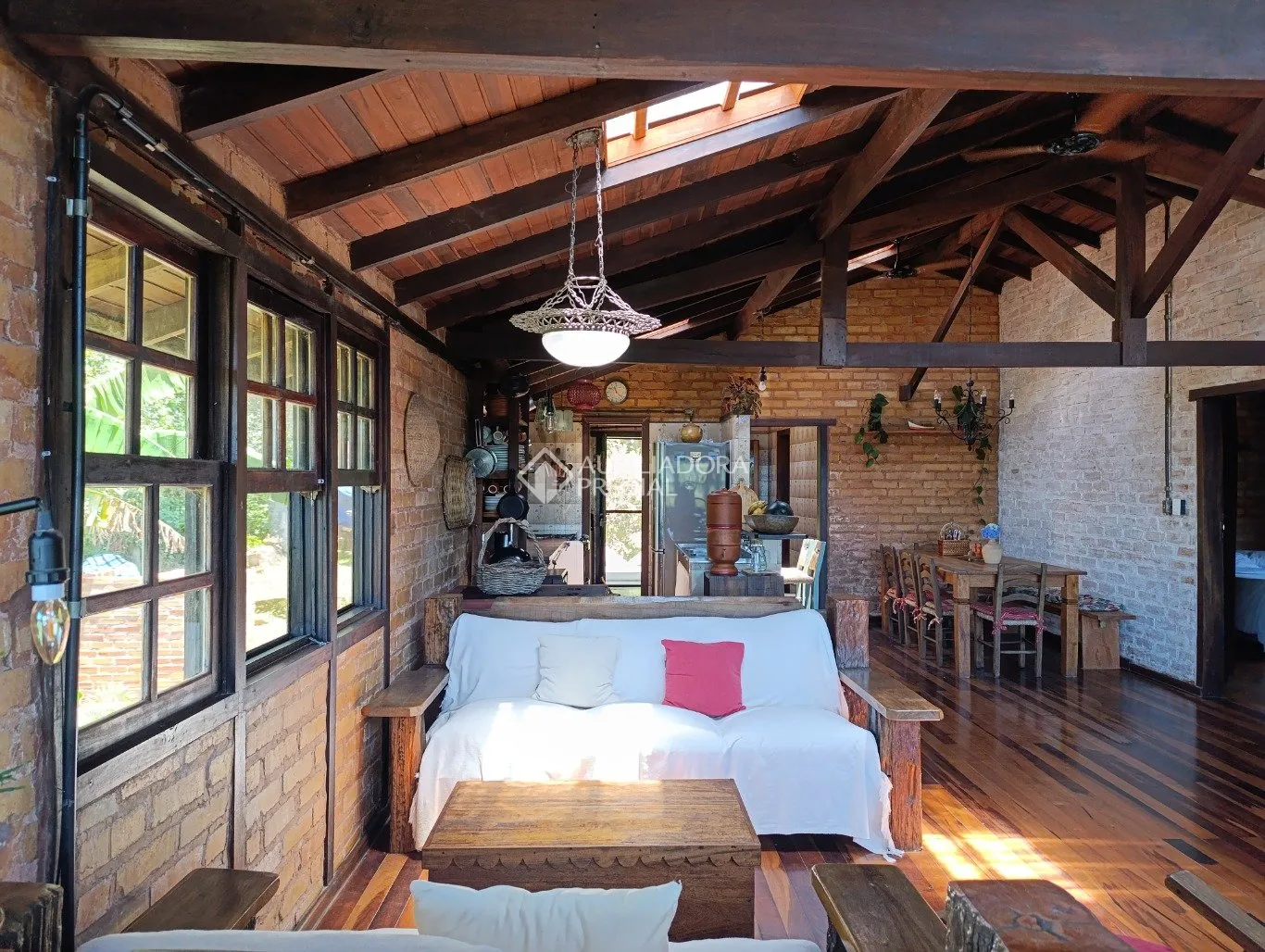 Furnished house with a balcony, 6 bedrooms and 3 baths — photo 35