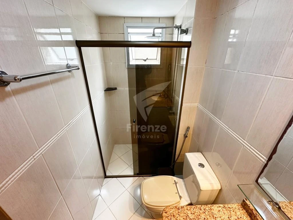 Glass-enclosed balcony in a 3-bedroom apartment, 113 m² — photo 29