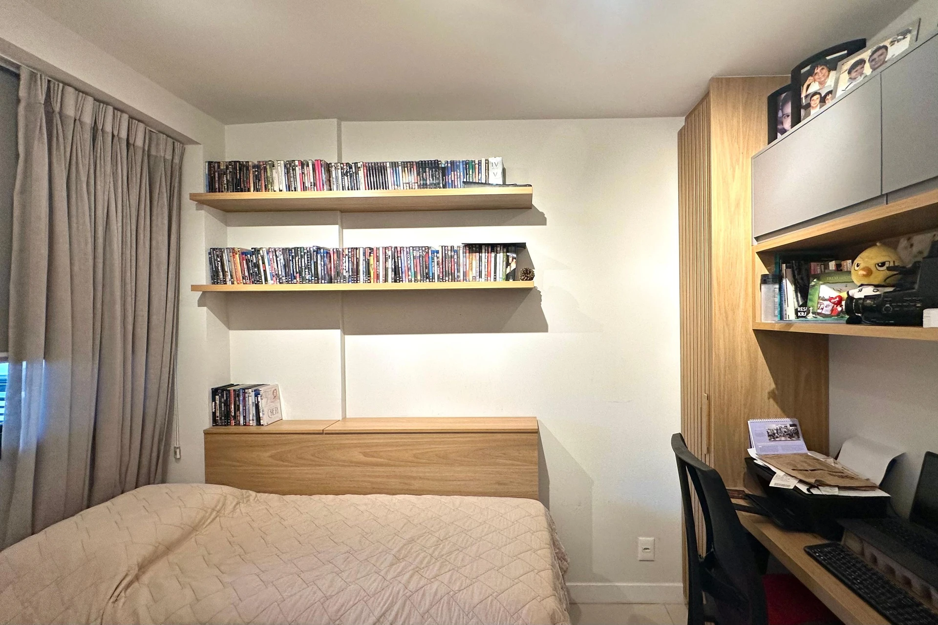 2-bedroom apartment with floor-to-ceiling windows — photo 11