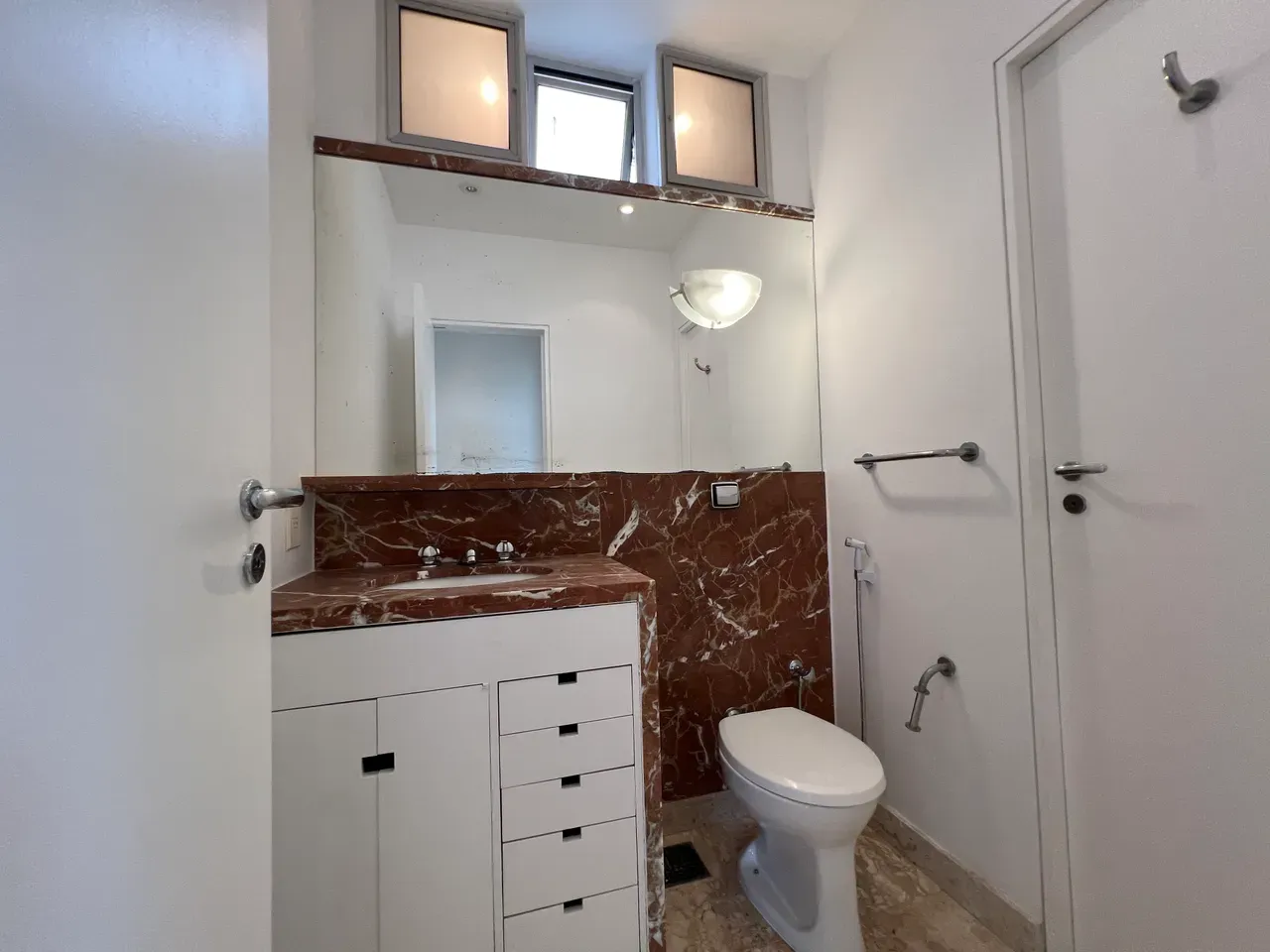 Mountain view in a one-bedroom apartment, 55 m² — photo 12