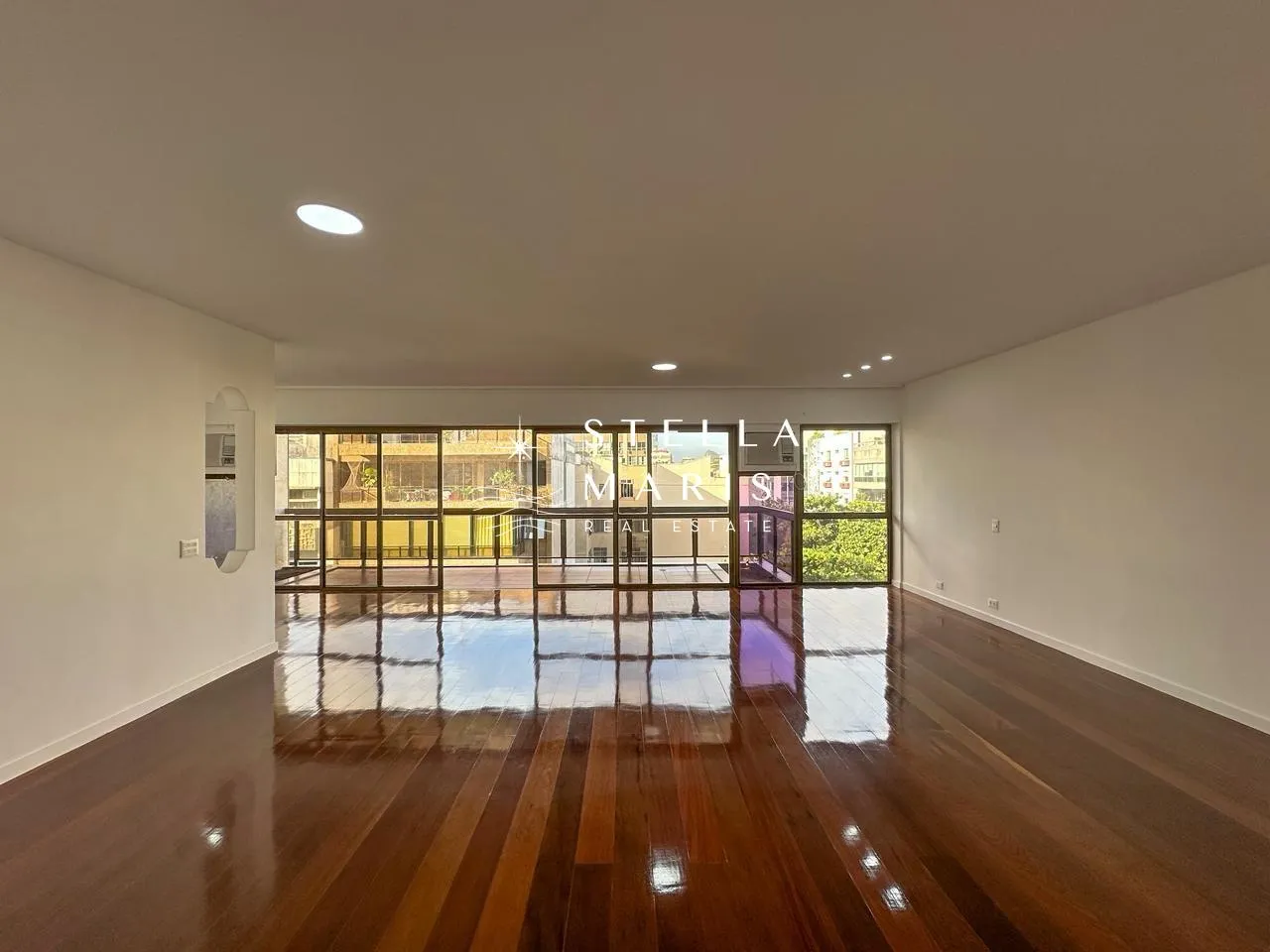 Apartment with 4 bedrooms, 4 bathrooms and a balcony — photo 6