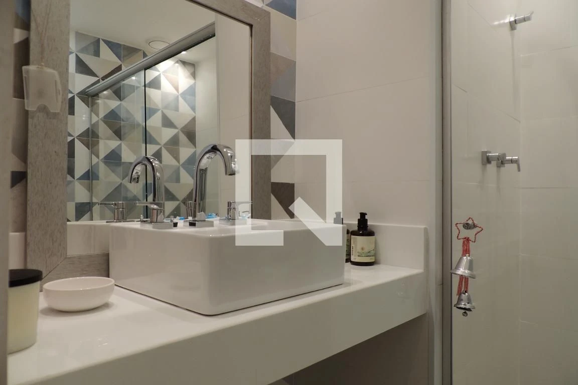 Furnished 3-bedroom apartment with 3 bathrooms and balcony — photo 66
