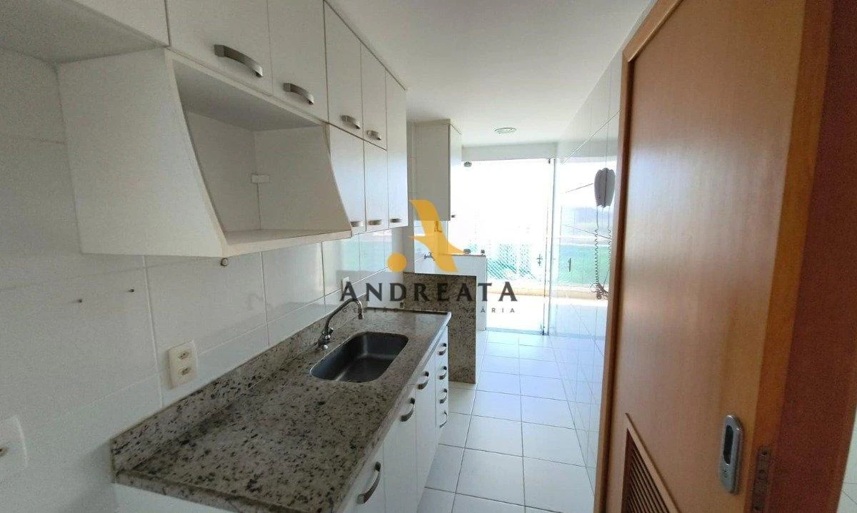 3-bedroom apartment with suite and enclosed balcony — photo 35