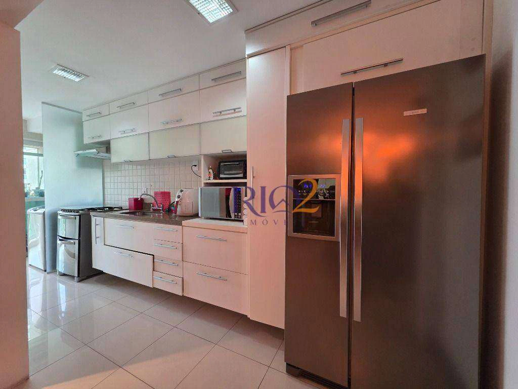 Furnished 77 m² apartment with enclosed glass balcony — photo 2